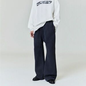 NWT fear of god essentials heavy fleece flare sweatpant in vintage black size S